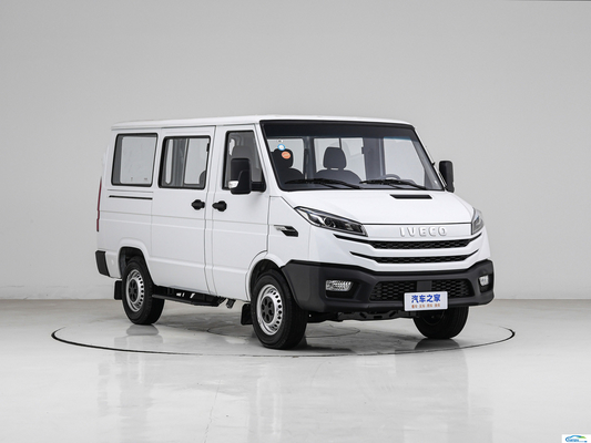 Iveco 디젤 승인 및 화물 운송용 다기능 터치 스크린 MPV