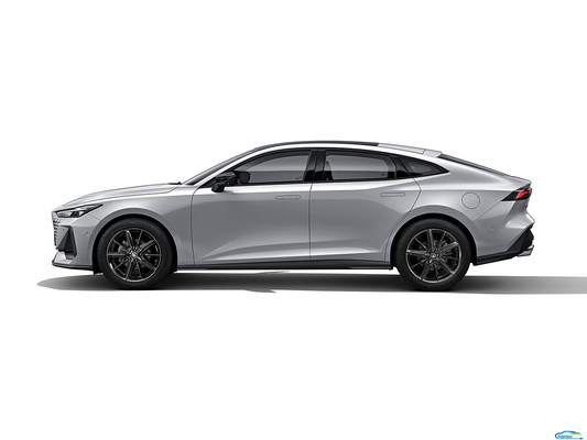 좌측 스티어링 차간 UNI-V 2024 1.5T 가솔린 세단 연료 가동 차량