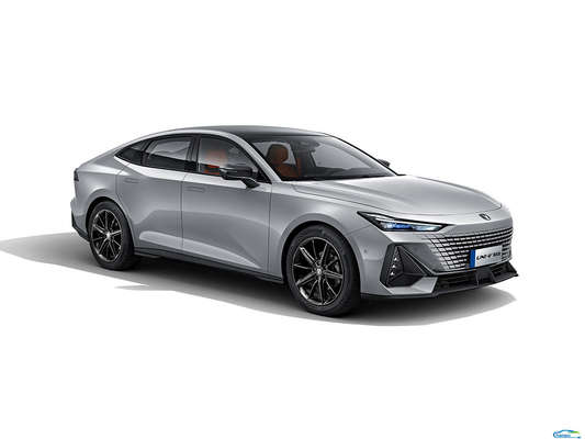 차간 UNI-V 2024 1.5T 승용용 연료 가동 자동차와 맥퍼슨 전면 서펜션