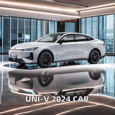 차간 UNI-V 2024 1.5T 승용용 연료 가동 자동차와 맥퍼슨 전면 서펜션