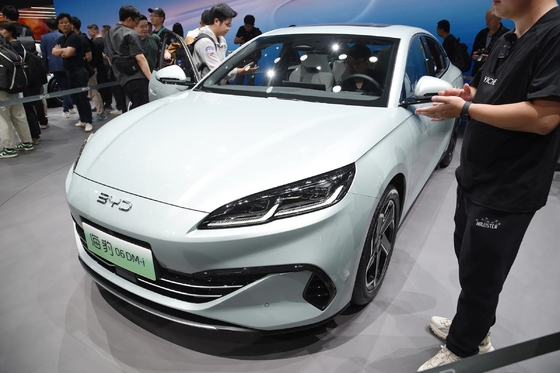 BYD의 4도어 세단 PHEV 자동차에 대한 06Dm-I-2024 1.5L 120Km 스마트 중형 봉인 최적화