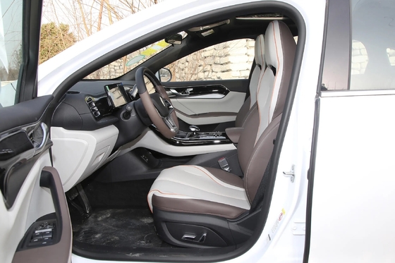 넓은 5석짜리 컴팩트 세단 BYD 킨 플러스 Dm-2024 Dm-I 호너 버전 120km PHEV 자동차