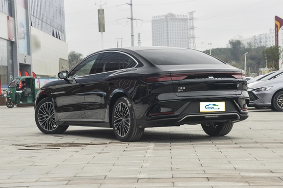 DM-2024 DM-I 명예 버전 121Km PHEV BYD의 중장량 차량에 대한 충전 세단