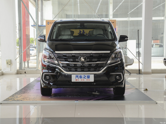 LED 헤드라이트와 자동 변속기 동펜 펑싱 포팅 M7 4도어 7석 MPV