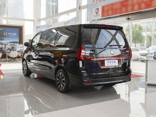 LED 헤드라이트와 자동 변속기 동펜 펑싱 포팅 M7 4도어 7석 MPV